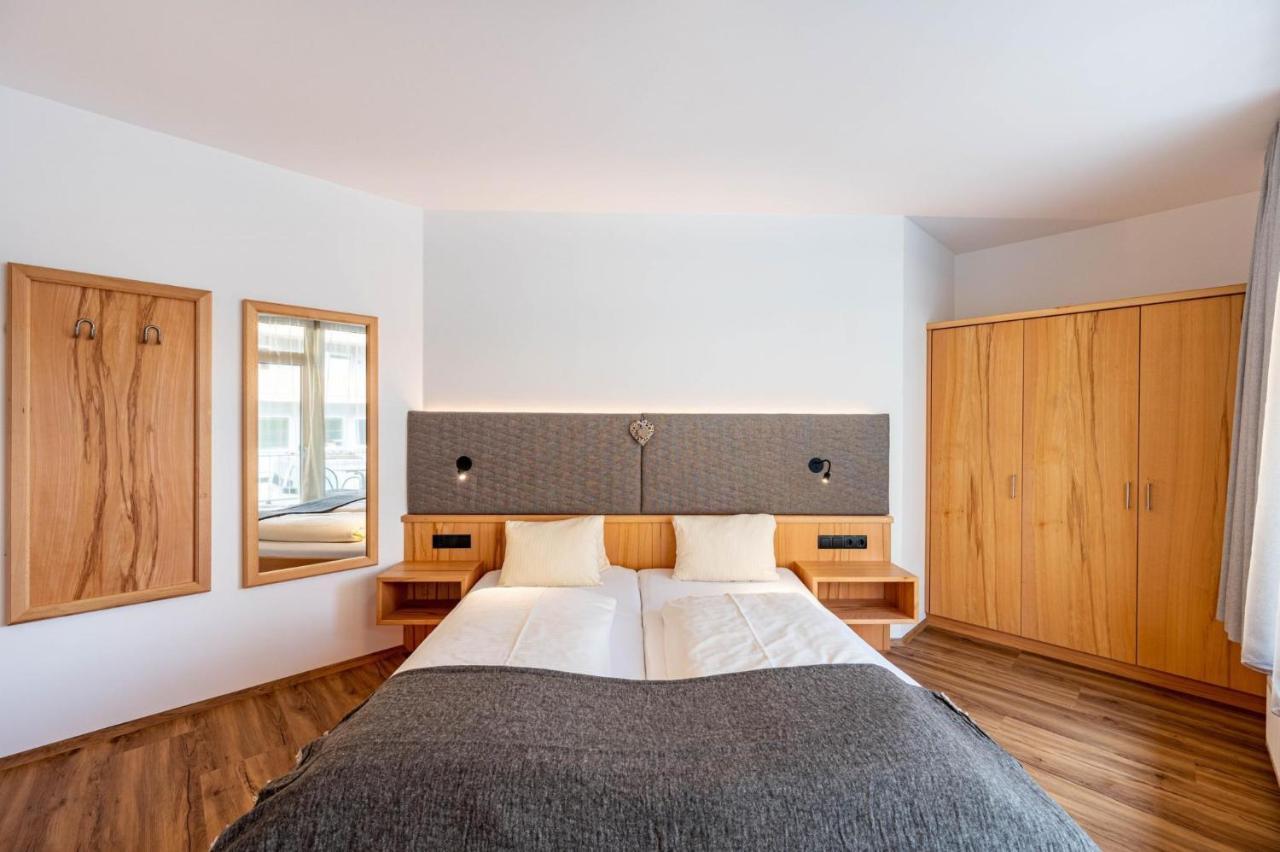 Rustika - Appartements & Spa Ehrwald Exterior foto
