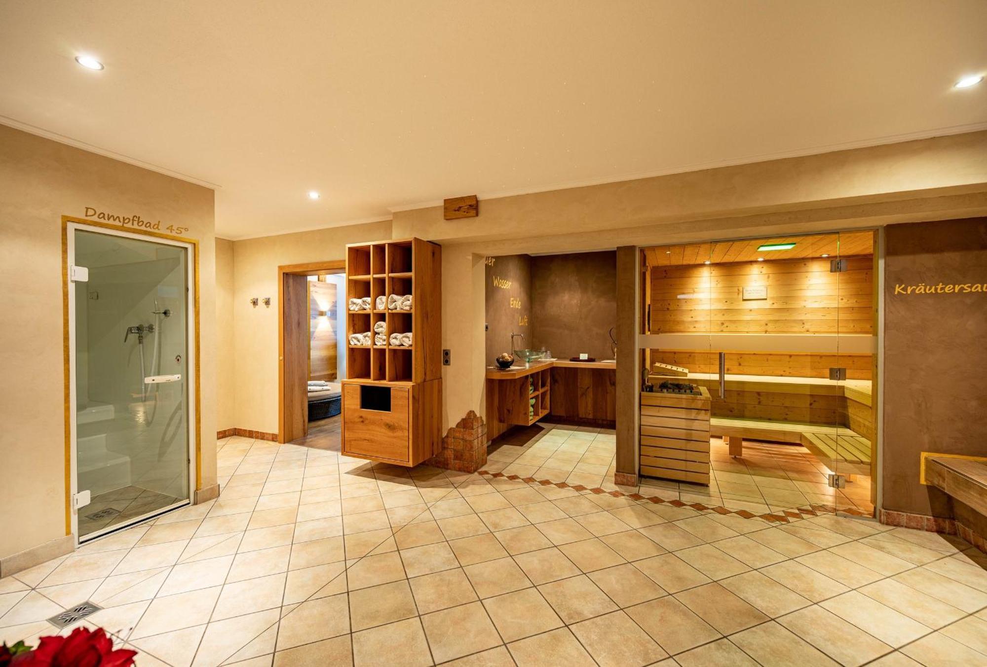 Rustika - Appartements & Spa Ehrwald Exterior foto