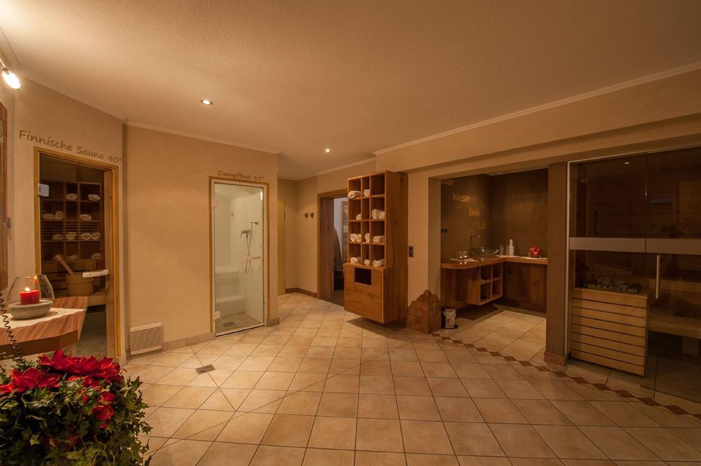 Rustika - Appartements & Spa Ehrwald Exterior foto